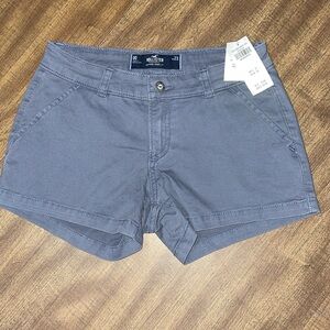 Hollister low-rise shorts (3”) - size 00/23